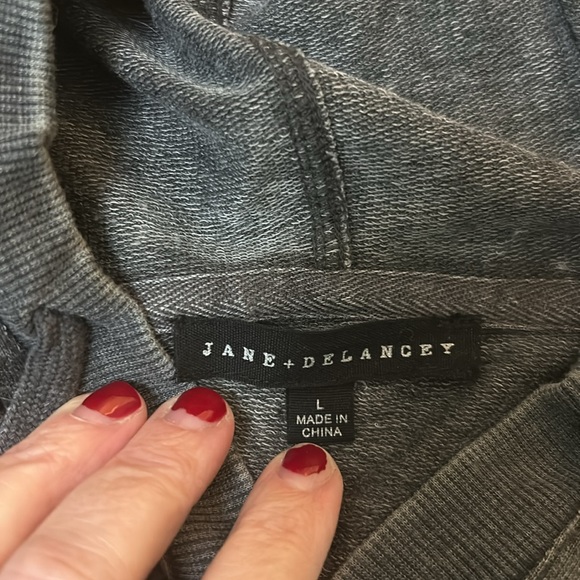 Top - Picture 2 of 2